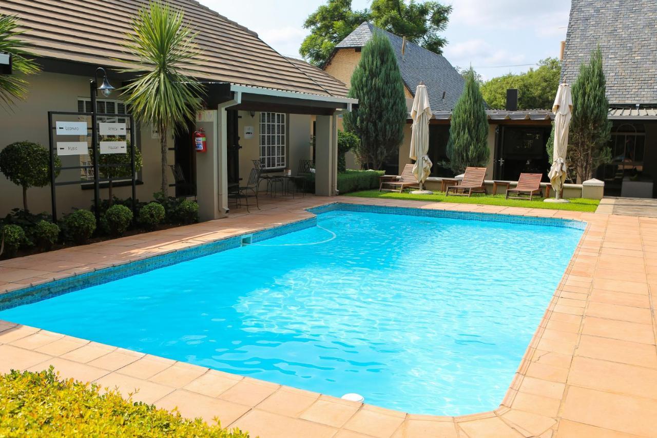 Scott'S Manor Guesthouse Function And Conference Venue Lichtenburg Esterno foto
