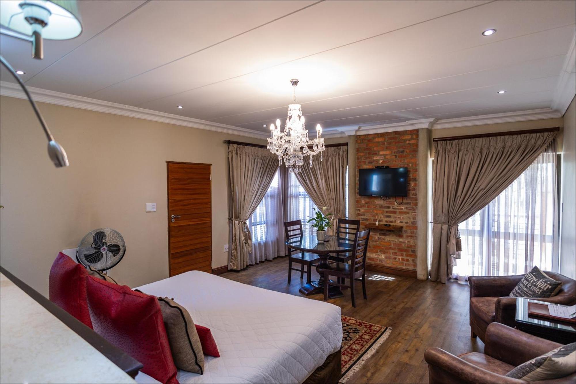 Scott'S Manor Guesthouse Function And Conference Venue Lichtenburg Esterno foto