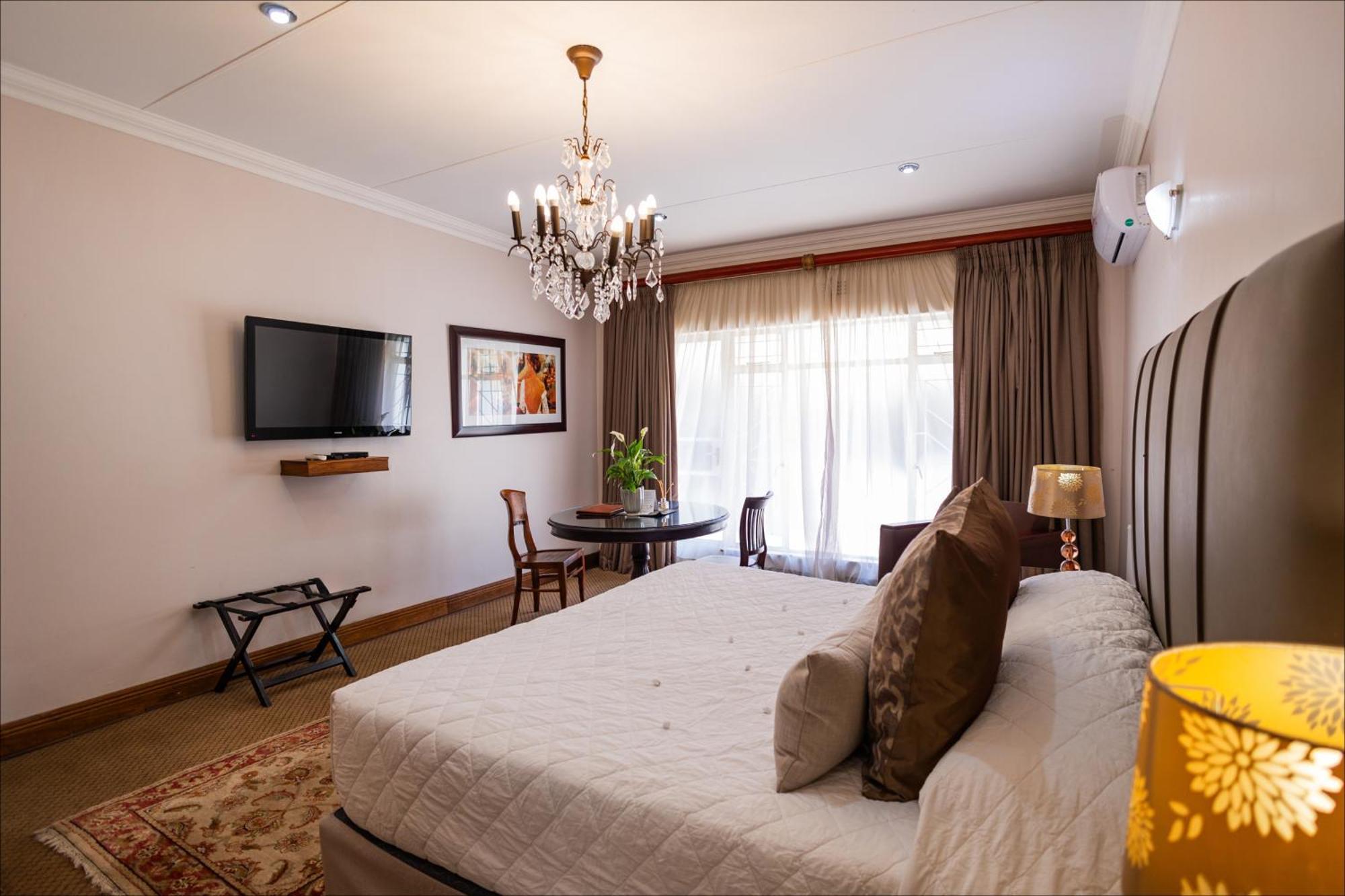 Scott'S Manor Guesthouse Function And Conference Venue Lichtenburg Esterno foto